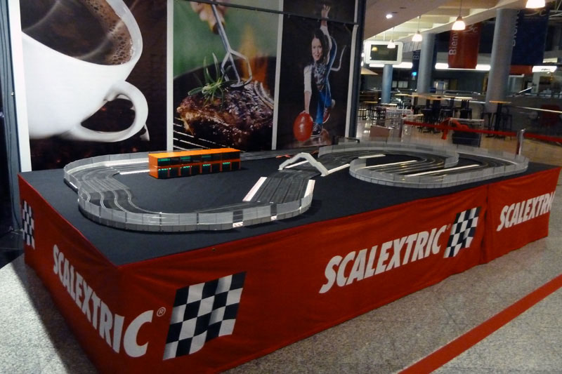 motos scalextric que tumban