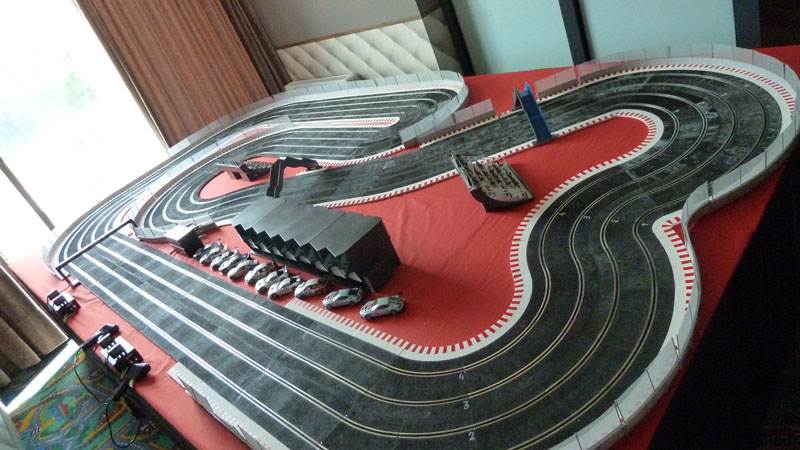 motos de scalextric que se inclina